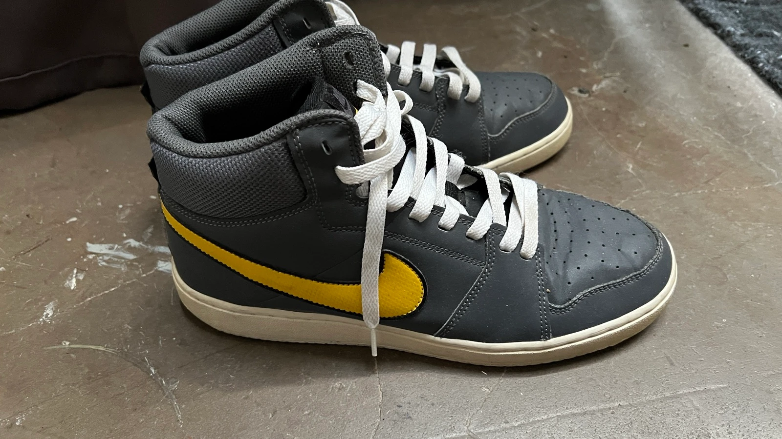 Nike backboard II mid